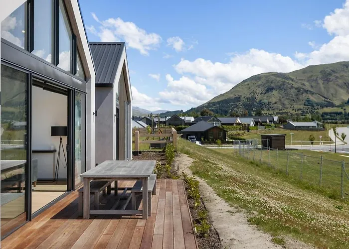 Modern Escape With Panoramic Mt Roy Views * Wanaka