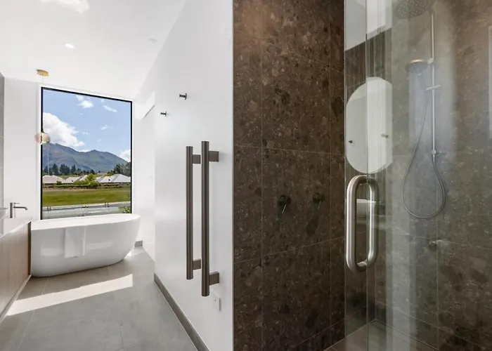 Modern Escape With Panoramic Mt Roy Views * Wanaka