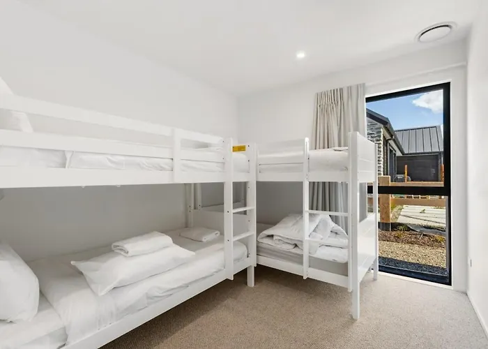 Modern Escape With Panoramic Mt Roy Views * Wanaka