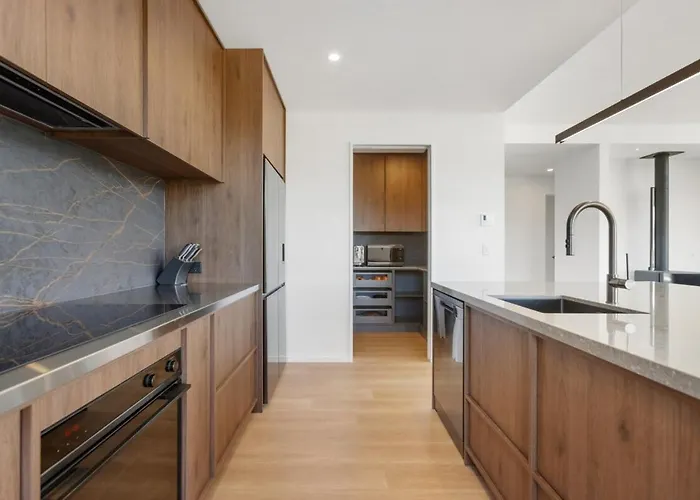 Ferienhaus Modern Escape With Panoramic Mt Roy Views