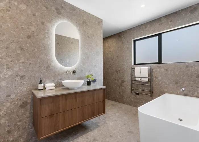 Modern Escape With Panoramic Mt Roy Views * Wanaka